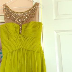 Glam green dress with jewelry